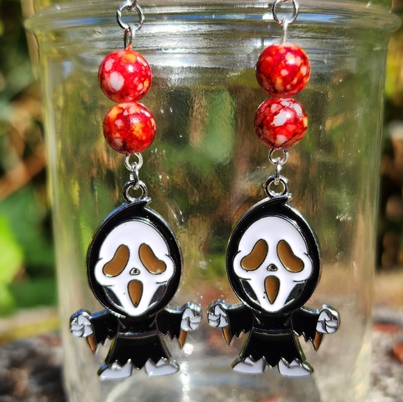 🥳SALE🥳Halloween SCREAM dangles - Picture 5 of 9